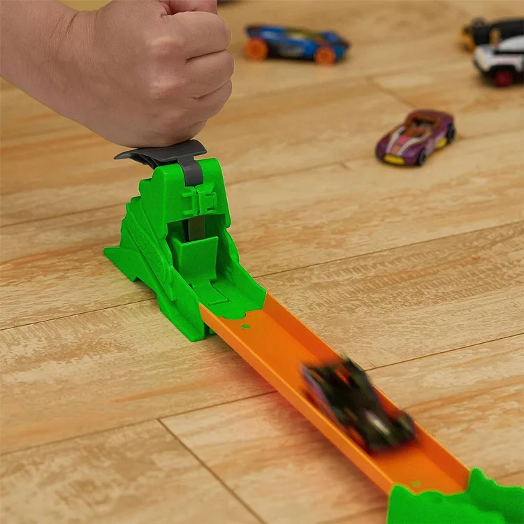 HOT WHEELS HKX47 TRACK BUILDER HEYECANLI ATLAYIŞ AKROBASİ SETİ