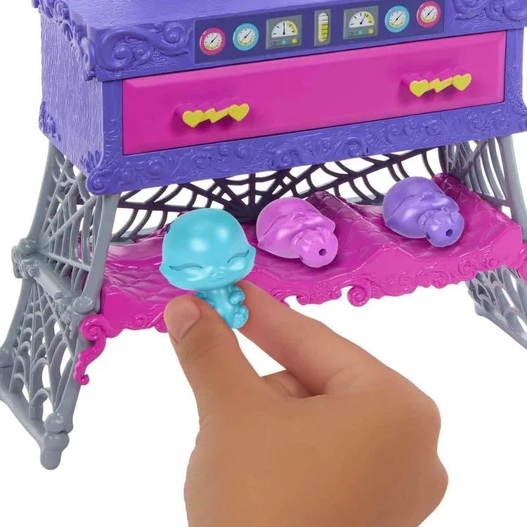 MATTEL JBF18 MONSTER HIGH FRANKE STEIN 'İN EVCİL HAYVAN LABORATUVARI OYUN SETİ 4+