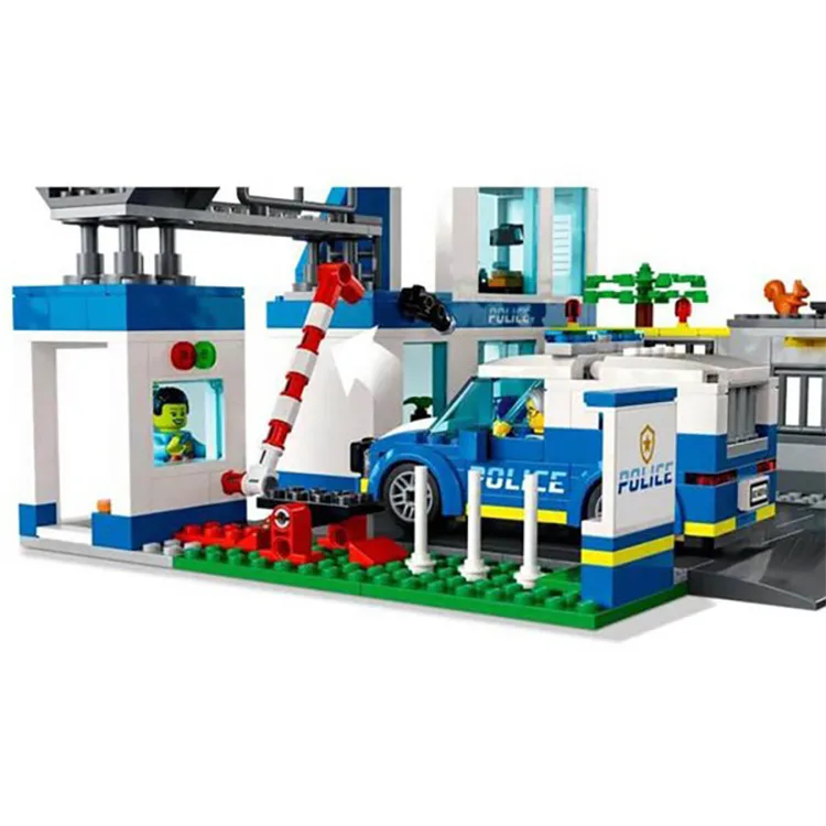 LEGO CITY 60316 POLICE STATION