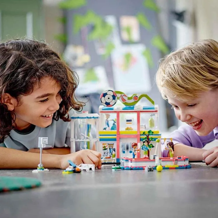 LEGO FRIENDS 41744 SPOR MERKEZİ 832 PARÇA 8+