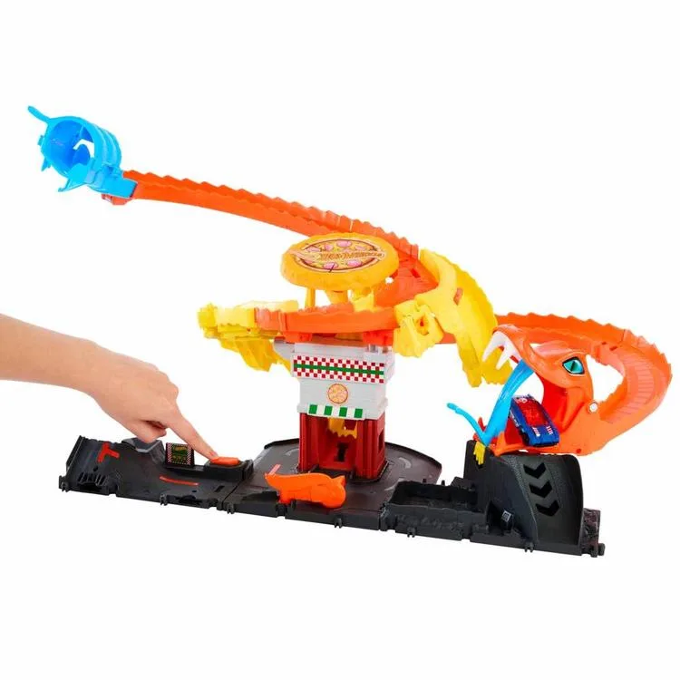 MATTEL HTN81 HOT WHEELS PİZZA DÜKKANINDA KOBRA MACERASI OYUN SETİ 3+