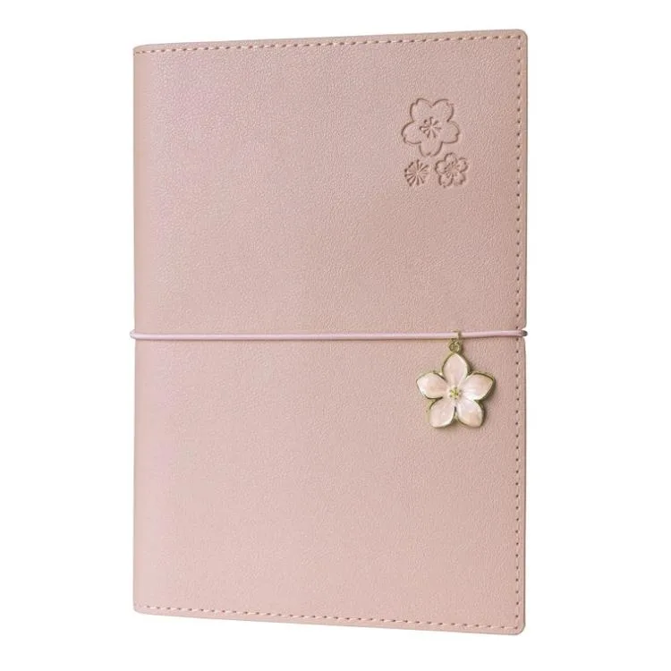 VICTORIA'S JOURNALS ÇİÇEK 124-1042 VEGAN DERİ KAPAK LASTİKLİ 13X18 cm 80 gr. 96 YP. KREM ÇİZGİLİ DEFTER PASTEL PEMBE