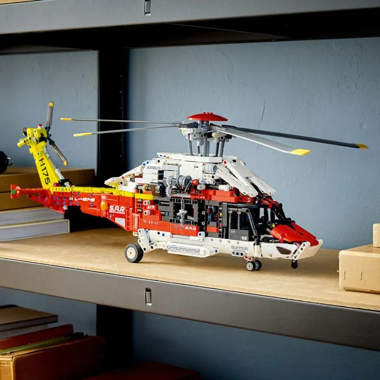 LEGO TECHNIC 42145 AIRBUS H175 RESCUE KURTARMA HELİKOPTERİ 2001 PARÇA 11+