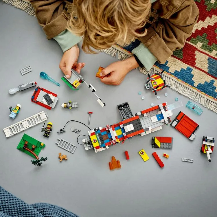 LEGO CITY 60374 İTFAİYE KOMUTA KAMYONU