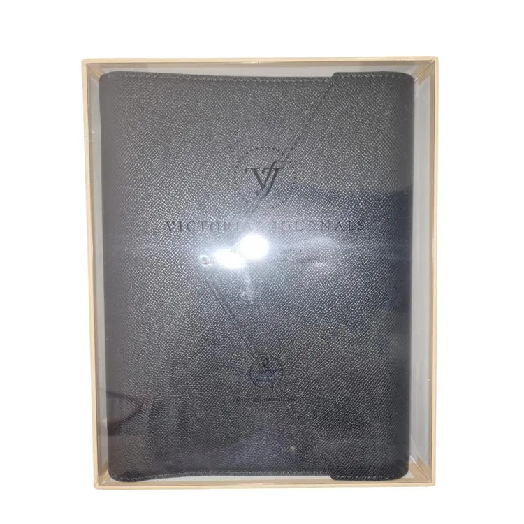 VICTORIA'S JOURNALS MUSE 126-2731 KUTULU VEGAN DERİ A5 120 GR. 96 YP. DEĞİŞTİRİLEBİLEN İÇ ÇİZGİLİ ORGANİZER DEFTER SİYAH