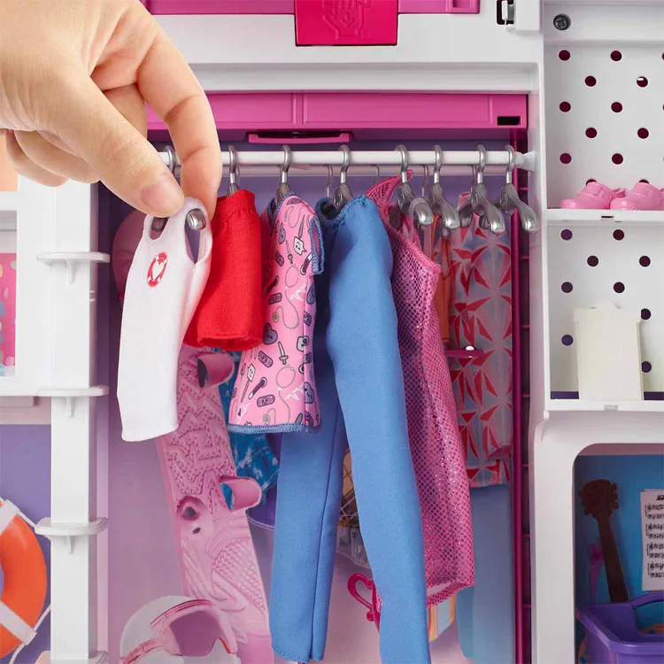BARBIE VE YENİ RÜYA DOLABI OYUN SETİ HGX57