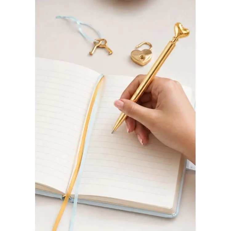 VICTORIA'S JOURNALS 126-2755 HUSH HUSH KİLİTLİ KUTULU VE KALEMLİ 100gr.192YP.ÇİZGİLİ DEFTER - MAVİ