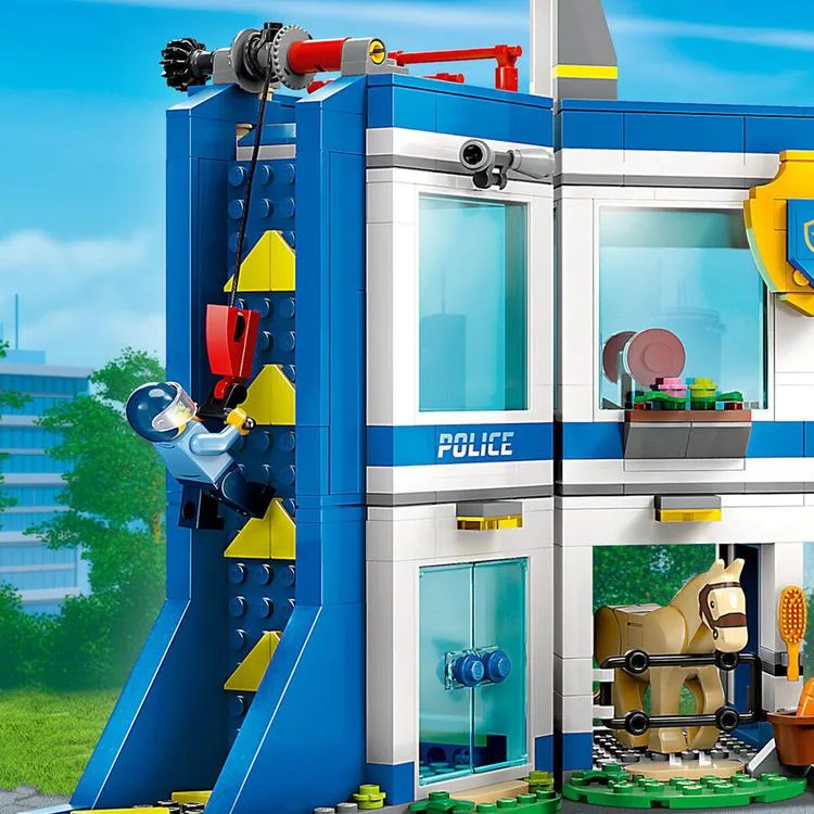 LEGO CITY 60372 POLICE TRAINING ACADEMY 823 PARÇA 6+