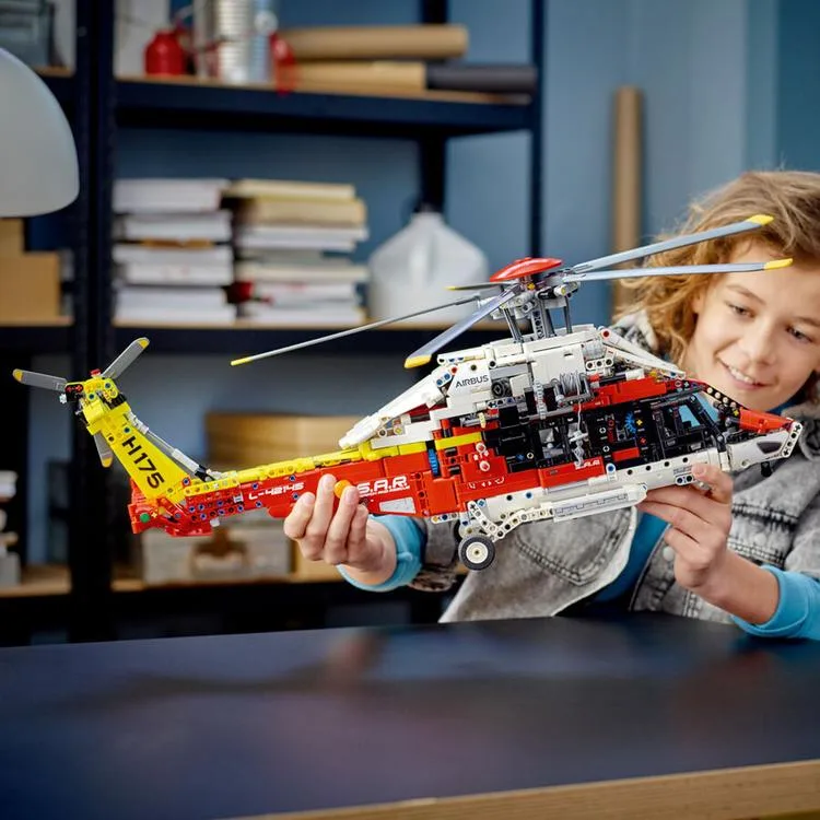 LEGO TECHNIC 42145 AIRBUS H175 RESCUE KURTARMA HELİKOPTERİ 2001 PARÇA 11+