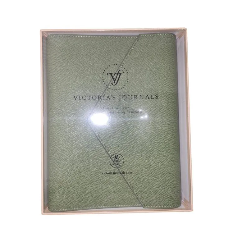 VICTORIA'S JOURNALS MUSE 126-2730 KUTULU VEGAN DERİ A5 120 GR. 96 YP. DEĞİŞTİRİLEBİLEN İÇ ÇİZGİLİ ORGANİZER DEFTER YEŞİL