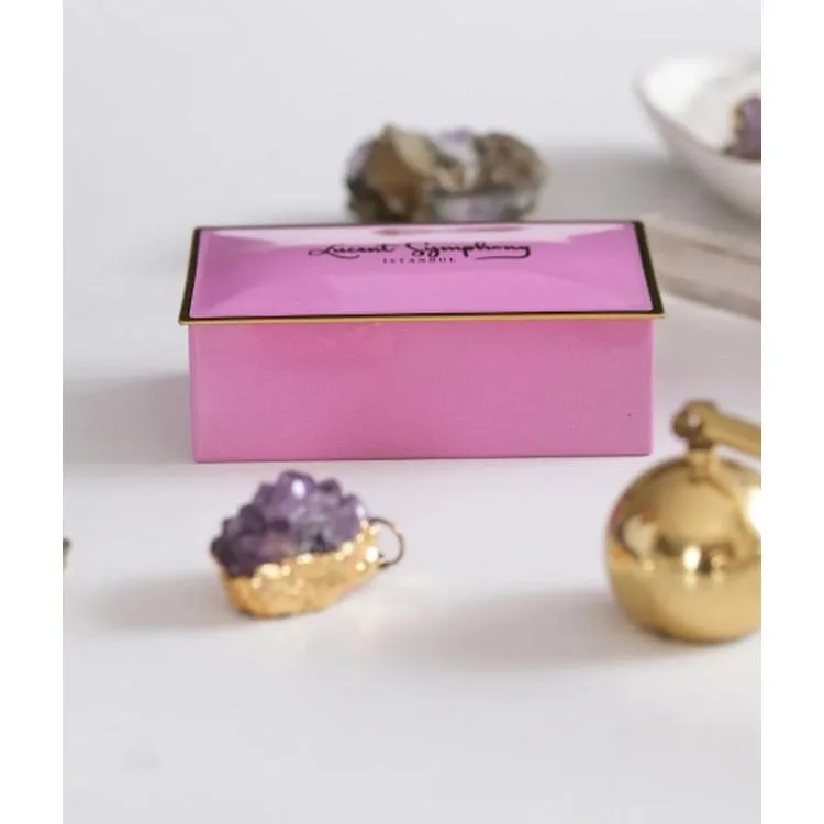 DAKS 2002 HEDİYELİK TENEKE KUTU LUCENT SYMPHONY - PEMBE 6x9.5x3cm