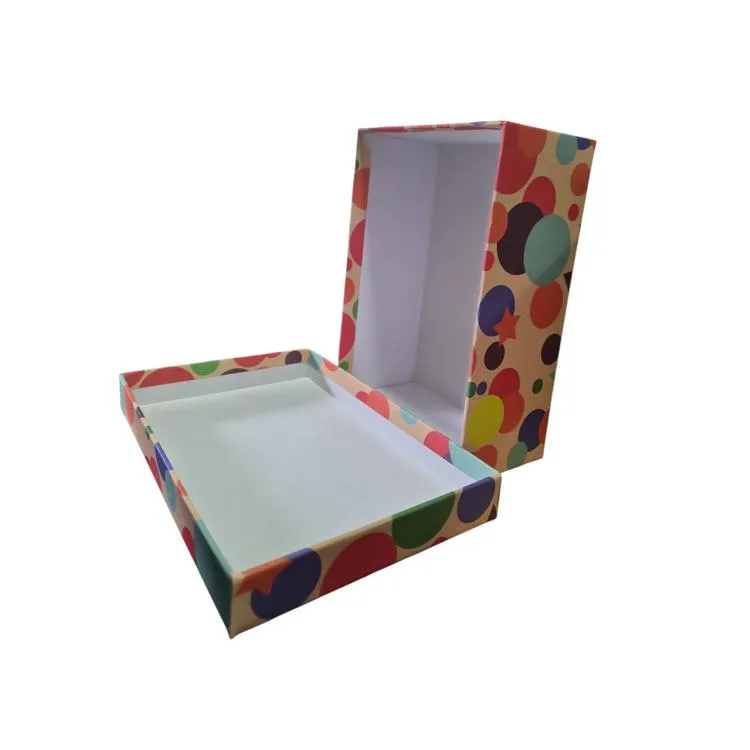 PİN NO:4 GEOMETRİK ŞEKİLLİ DİKDÖRTGEN HEDİYE KUTUSU 24,7x18x10,2 - TEKLİ