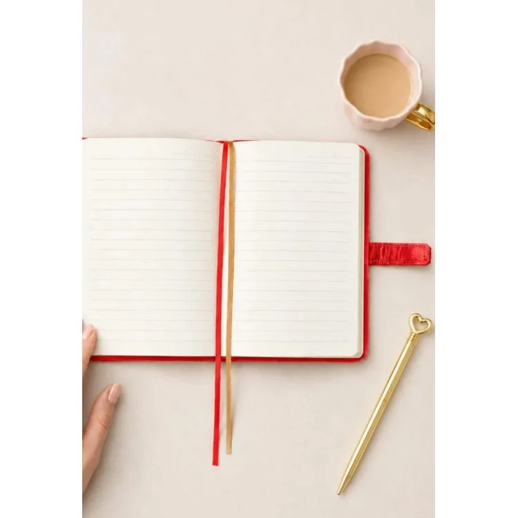VICTORIA'S JOURNALS 126-2752 HUSH HUSH KİLİTLİ KUTULU VE KALEMLİ 100gr.192YP.ÇİZGİLİ DEFTER - KIRMIZI