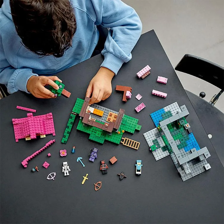 LEGO 21183 MINECRAFT EĞİTİM ALANI 537 PARÇA 8+