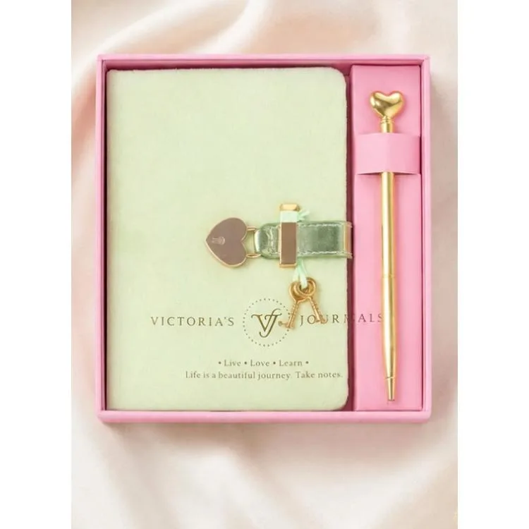 VICTORIA'S JOURNALS 126-2757 HUSH HUSH KİLİTLİ KUTULU VE KALEMLİ 100gr.192YP.ÇİZGİLİ DEFTER - YEŞİL